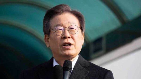 鸿牛配资 李在明正式登记参选下届韩国总统