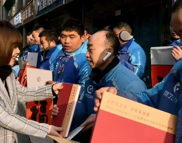 牛小散 “简”爱同行 “艺”心相伴 构建简阳人共同的精神家园